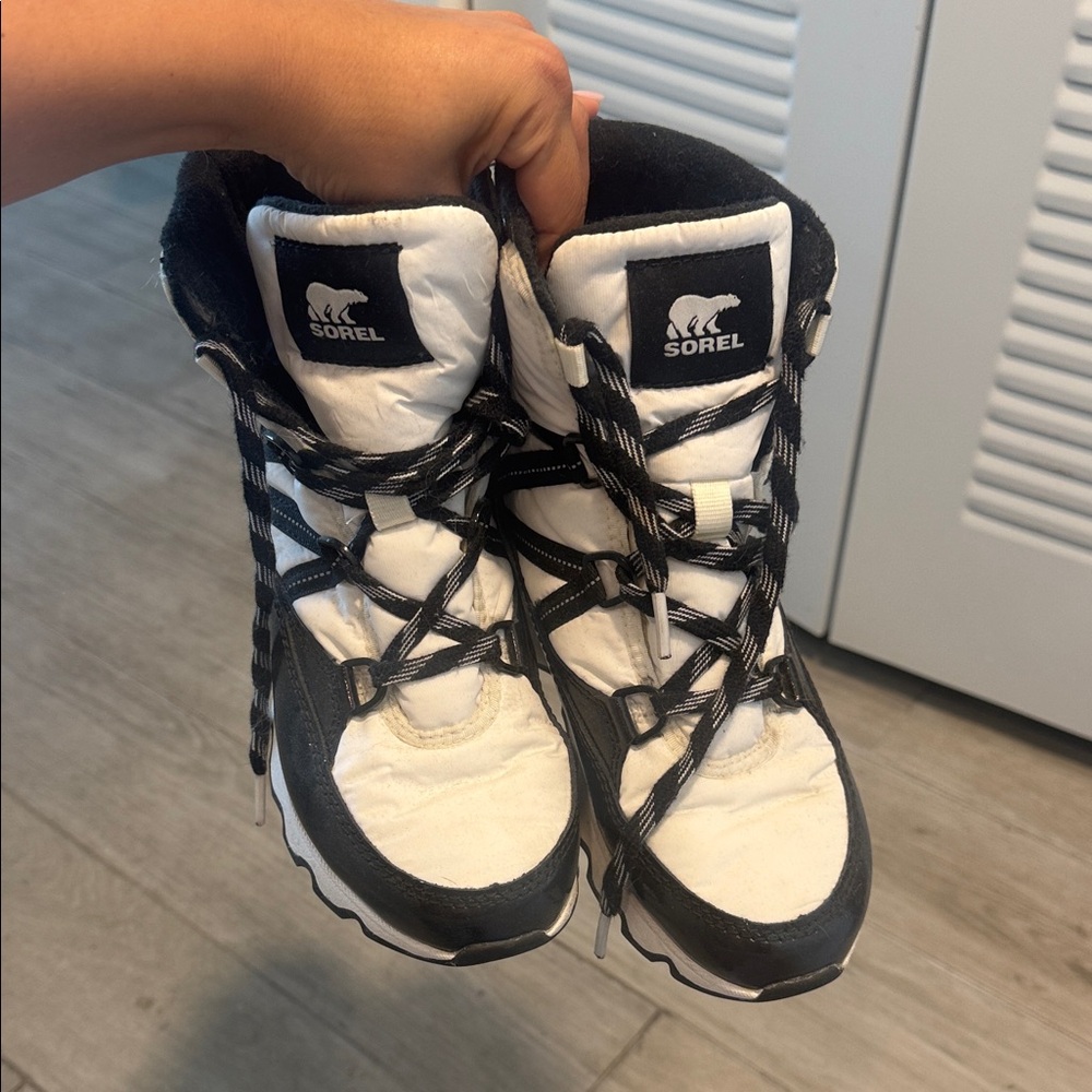 Sorel Kids Black & White Lace-Up Winter Boots